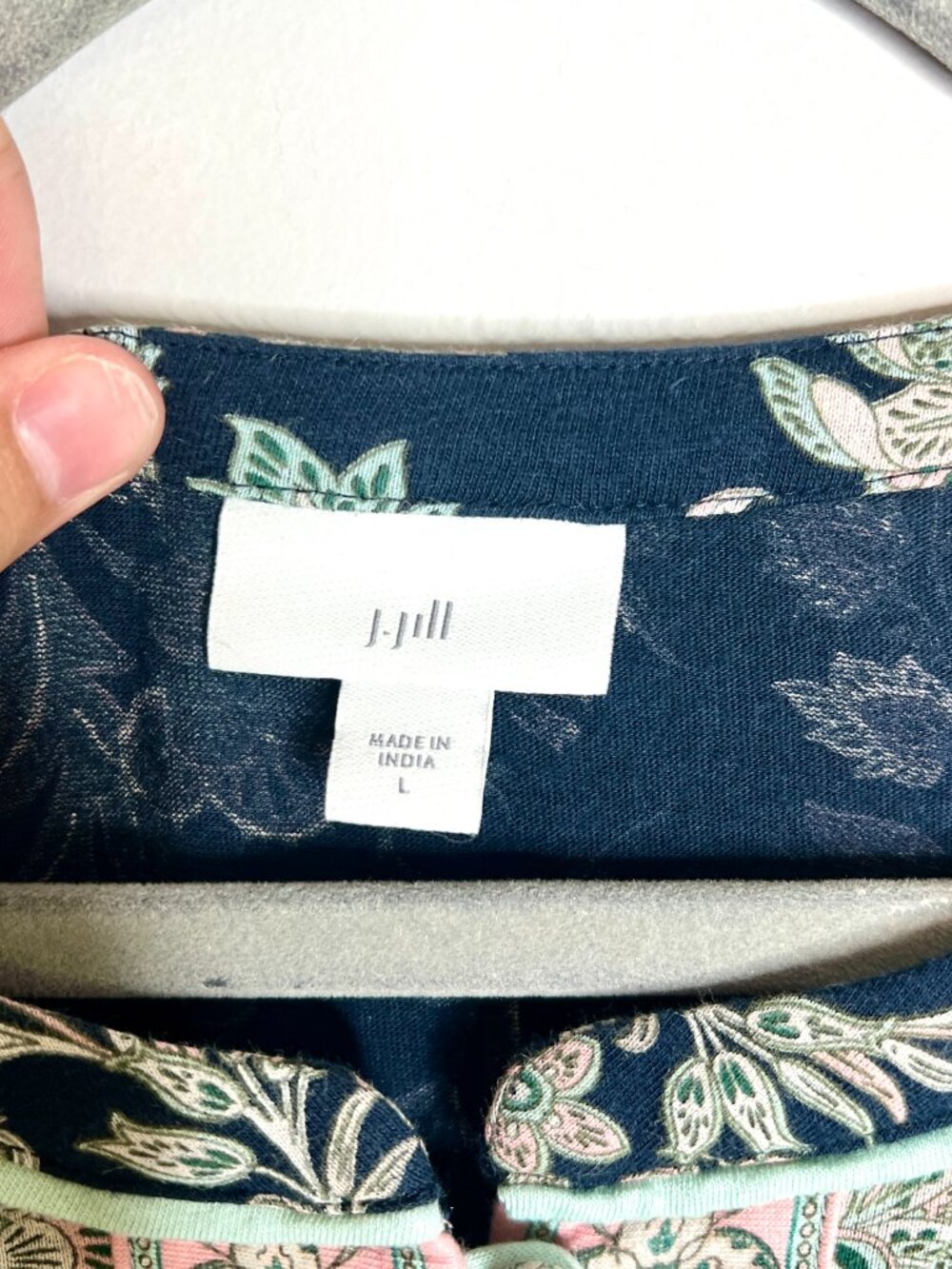 J. Jill Piped Paisley Floral Tunic Navy Pink Lightweight Modal Blend Preppy Sz L - Picture 3 of 6